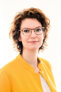 Dr. iur. Julia Planitzer