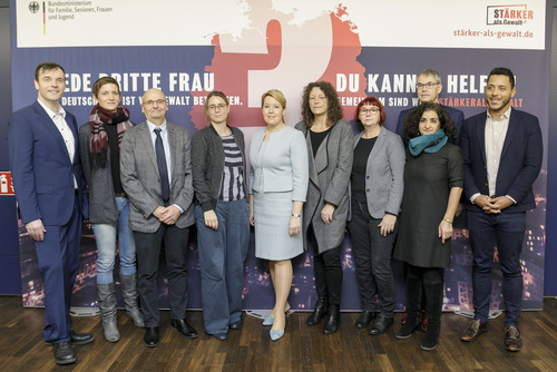  Presseauftakt zur BMFSFJ-Kampagne "St&auml;rker als Gewalt" mit Bundesfrauenministerin Dr. Franziska Giffey und allen Partner*innen